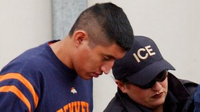 Guardacostas interceptaron en febrero a 278 inmigrantes cuando trataban de alcanzar las costas de Florida de manera ilegal.