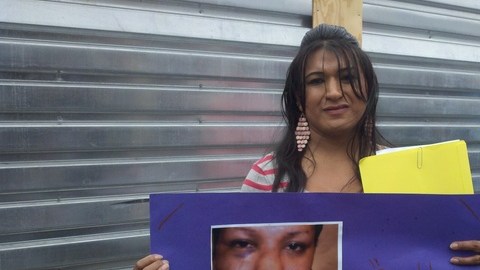 La transexual ecuatoriana Jessica Guamán, durante una protesta contra Stop-and-Frisk en octubre de 2010, organizada por Se Hace Camino Nueva York.