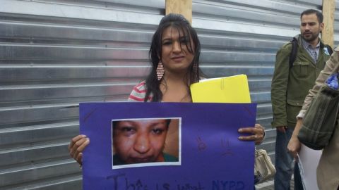 La transexual ecuatoriana Jessica Guamán, durante una protesta contra Stop-and-Frisk en octubre de 2010, organizada por Se Hace Camino Nueva York.