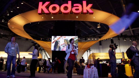Kodak lanzó su primera cámara digital en el 1975 pero tuvo miedo de que afectara su negocio en ese entonces.
