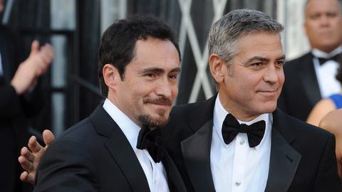 Demián Bichir George Clooney y Stacy Keibler pareja de este en la alfombra de los Oscar el domingo.