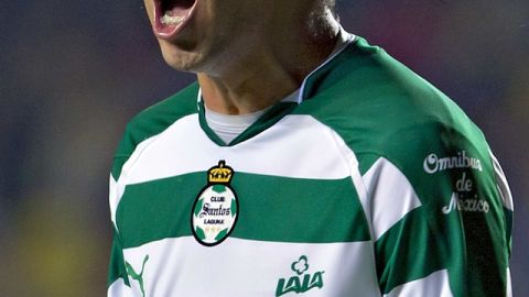 El artillero de Santos, Oribe Peralta,  hizo sonar su cañón.