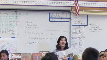 Se estima que un total de 6.2 millones de estudiantes hispanos ocupan las aulas californianas.  Alumnos latinos en una escuela del distrito escolar de Soledad.