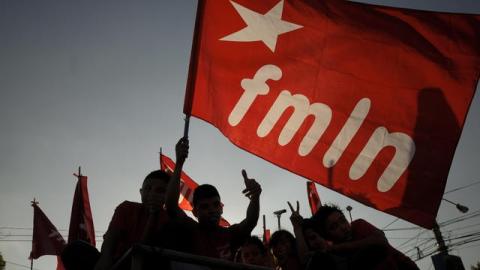 Simpatizantes del partido de izquierda Frente Farabundo Martí para la Liberación Nacional.