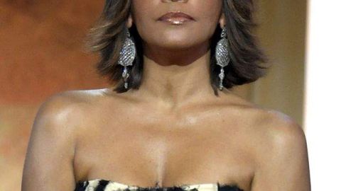 Su álbum “Whitney” fue el primero de una mujer en debutar como número 1 en la lista Billboard.