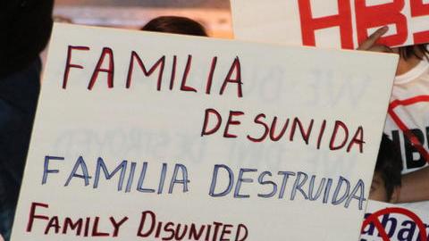 Activistas pro-inmigrantes exigieron la revocación de la ley HB56 que criminaliza a los inmigrantes indocumentados en Alabama el pasado 21 de noviembre.