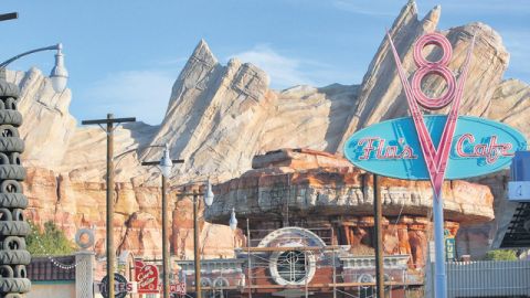 Aspecto de Cars Land en California Adventure a solo tres meses de su inauguración el próximo 15 de junio.