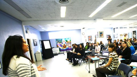 Imelda Placencia (izq.) será una de las consejeras del proyecto, presentado ayer en Los  Ángeles.