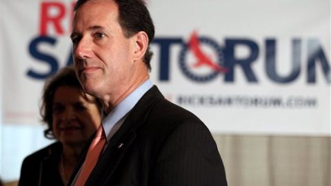 Rick Santorum dejó claro hoy en Puerto Rico que al menos para los republicanos, la llamada estadidad “jíbara” -conservando el español como idioma oficial- no existe.