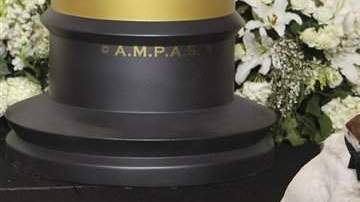 "Uggie" va como invitado del diario “The Washington Times”.