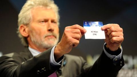 El legendario exfutbolista alemán de los 70s, Paul Breitner, fungió como la "mano santa".