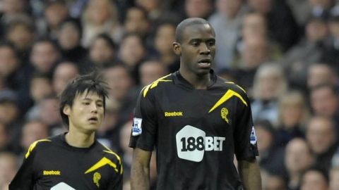 Fabrice Muamba sigue hospitali- zado en cuidados intensivos.