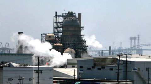 Muchos trabajadores están expuestos a químicos peligrosos en sus empleos.