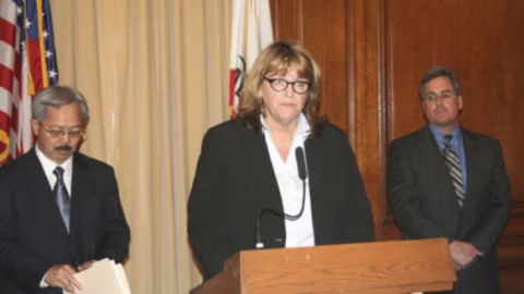 El alcalde Ed Lee anunció la designación de Vicki Hennessy como sheriff sustituta del condado de San Francisco. Los acompaña el fiscal citadino, Dennis Herrera, encargado de presentar la causa contra Mirkarimi ante la comisión de Ética de la alcaldía.