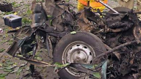 Se reportaron daños a otros vehículos luego de la explosión.