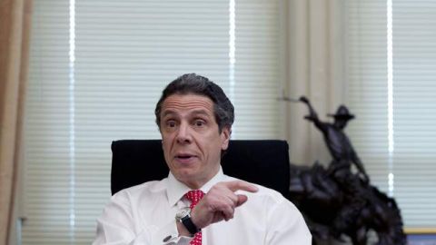 El gobernador Andrew Cuomo defiende la expansión de la base de datos de ADN.