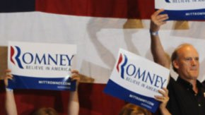 Seguidores de Romney expresan su apoyo al candidato en Illinois.
