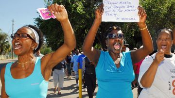 Manifestantes alzaron su voz de protesta en Titusville, Florida pidiendo justicia por la muerte del joven Trayvon Martin.