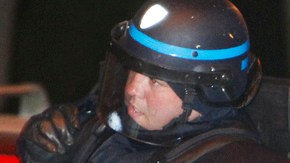 Fuerzas de seguridad francesas están a la espera de la captura del  presunto criminal .