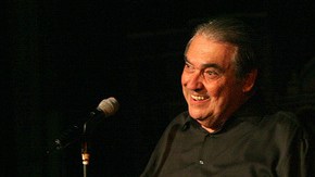 Alberto Cortez en su actuación previa en LA, en 2008.