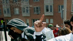 A los latinos no les agrada el término 'inmigrantes ilegales, según dio a conocer un informe.