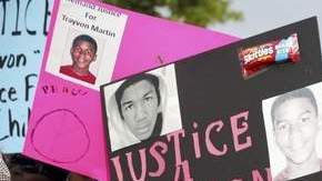 Vecinos de Sanford piden justicia para Trayvon Martin, quien murió a manos de un vigilante en una urbanización cerrada de la municipalidad.