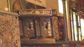 Agentes se hicieron cargo de la escena en la estación Bedford Avenue el Brooklyn.