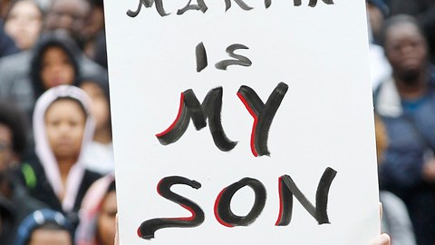 Son miles los que se han manifestado en ciudades como Chicago y Washington  por la muerte del  afroamericano  Trayvon Martin.