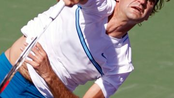 El tenista suizo Roger Federer se impuso ayer al estadounidense Ryan Garrison en dos sets y avanzó en el torneo que se disputa en Key Biscayne, Florida.