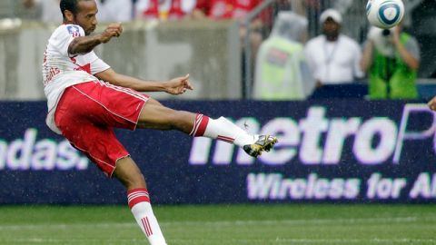 El francés Thierry Henry, delantero de los Red Bulls de Nueva York, confía en que este domingo comenzará a anotar en esta joven temporada.