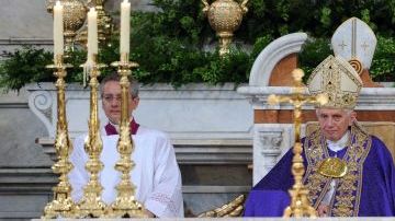 El papa Benedicto XVI ofrece una misa en la catedral de León, México.