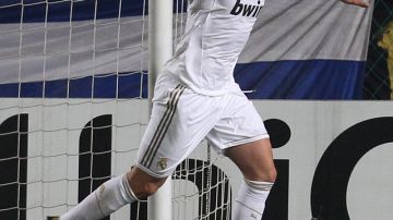 El francés Karim Benzema fue la gran figura del Real Madrid, al marcar dos de los tres goles del equipo.