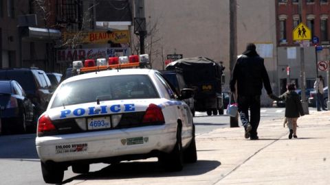 Luego de extensas deliberaciones entre el Concejo Municipal, la Alcaldía y el Departamento de Policía, se llegó finalmente a un acuerdo.