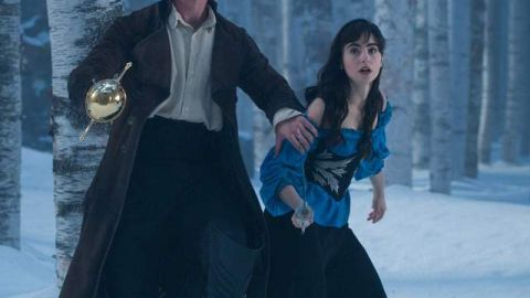 Armie Hammer y Lily Collins en una escena de 'Mirror Mirror'.