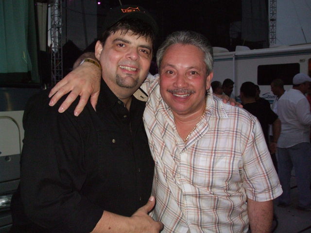 El conguero puertorriqueño Eddie Montalvo (dcha.) y el productor de su nuevo disco, el pianista José M. Lugo.