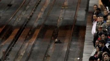 Un andén de la estación de Atocha durante la jornada de huelga general convocada por los sindicatos en España.