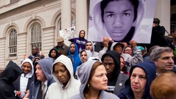 Ciudadanos tambien llegaron hasta la alcaldía de Nueva York para reclamar justicia en el caso de Trayvon.