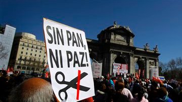 "Flexibilizar el mercado laboral para aumentar la competitividad y salir de la crisis" es el mantra del Gobierno Español.