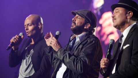 Desde la izquierda, Draco, Juan Luis Guerra y Rubén Blades durante el evento realizado en el Coliseo de Puerto Rico. Esta noche vuelven a presentarse en el mismo lugar.