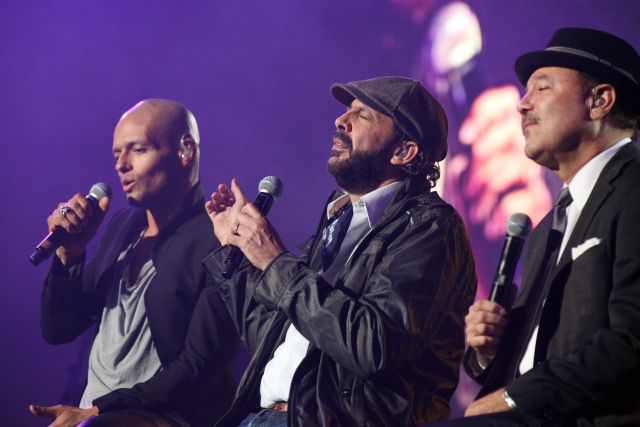 Desde la izquierda, Draco, Juan Luis Guerra y Rubén Blades durante el evento realizado en el Coliseo de Puerto Rico. Esta noche vuelven a presentarse en el mismo lugar.