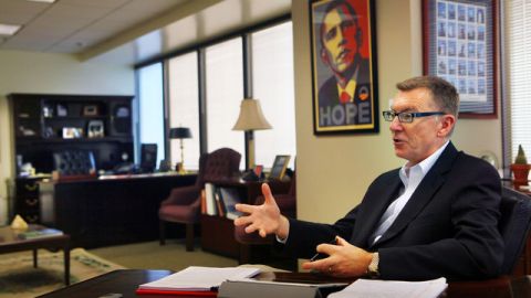 John Deasy, superintendente del LAUSD, habló de la importancia que tiene la educación para el alumnado hispano.