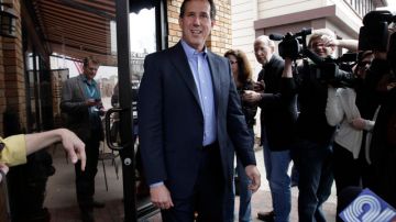 Rick Santorum participó ayer en un acto  de campaña en West Bend, Wisconsin.