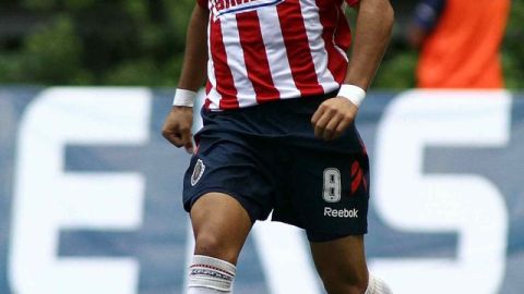 Marco Fabián de la Mora es el eje del futbol ofensivo de las Chivas y el referente obligado para el Clásico del domingo en el Omnilife.