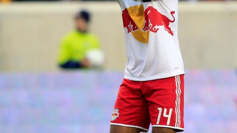 Thierry Henry, el delantero francés de los Red Bulls de Nueva Yoork, anotó dos tantos más ayer en Columbus, Ohio.