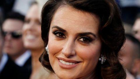 Warner Music confirmó la participación de la ganadora de un Oscar por su papel en "Vicky Cristina Barcelona" en este nuevo álbum.