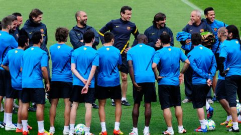 Motivados por el bajón del líder, el Barsa intenta sumar tres puntos ante Getafe para mantener la presión.