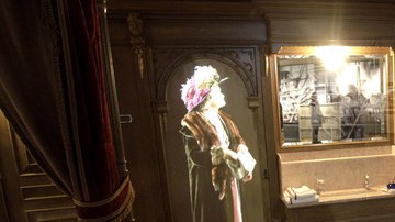 El crucero británico Titanic, con 2.224 personas a bordo, se hundió el 15 de abril de 2012 tras golpear un iceberg en el océano Atlántico.