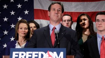 Rick Santorum anunció ayer su retiro de la campaña por la candidatura presidencial del Partido Republicano.