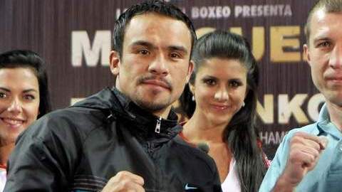 Juan Manuel Márquez (izq.) y Serhiy Fedchenko en la rueda de prensa de ayer previa a su pelea  del sábado en la Nueva Arena México..