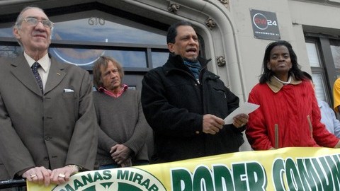 Inquilinos y activistas intentan acabar con los abusos de algunos caseros.